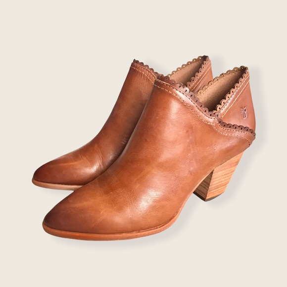 Frye Reed Scallop Cognac Leather Heeled Ankle Boot - Picture 11 of 16